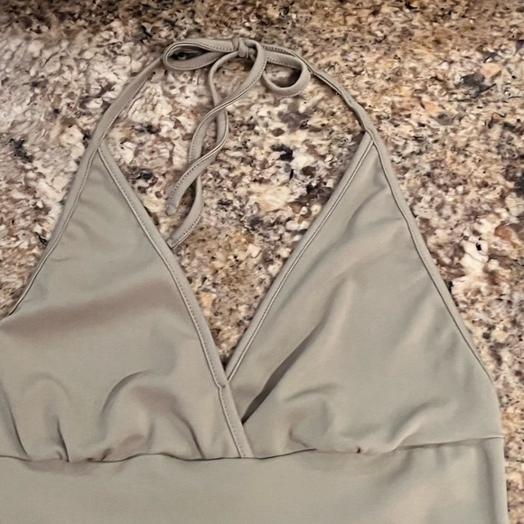 Free From Label Belted Mini Skirt & Halter Top Set - Picture 11 of 14